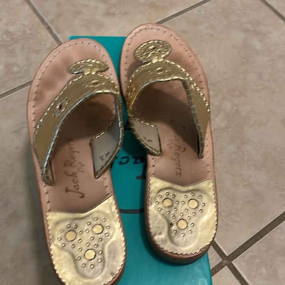 Jack Rogers Hamptons Flat gold size 8m sandals EUC - Picture 4 of 13